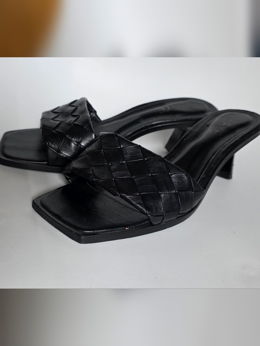Raye heels-model Santos Heel Size 7.5 - Picture 3 of 5